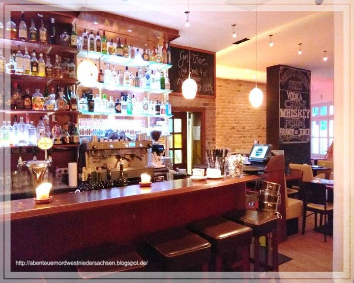 saro tapas bar & lounge